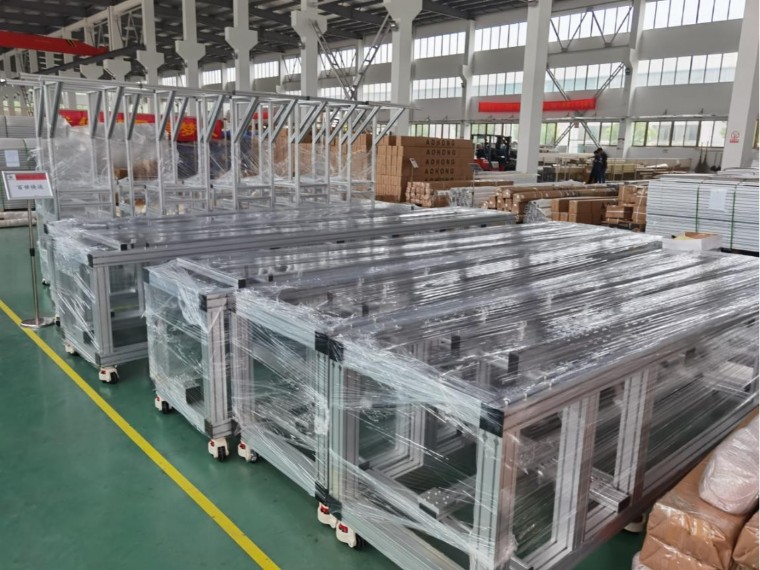 為什么工廠設(shè)備機(jī)架都紛紛改用鋁型材機(jī)架？