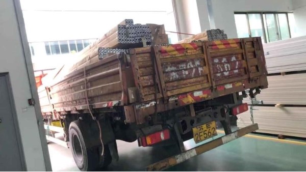 攜手戰(zhàn)役，共度難關(guān)！